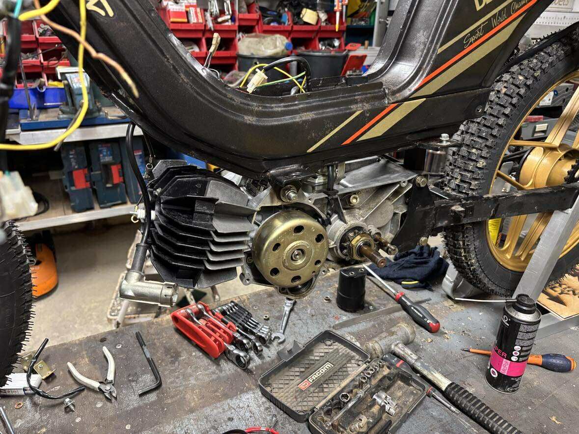 Moteur ouvert à l’atelier